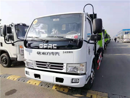 東風小多利卡壓縮式垃圾車批量發(fā)車了