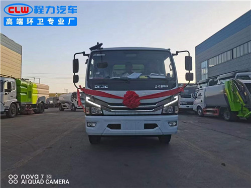 國六東風(fēng)大多利卡掃路車，水箱2.5m3 垃圾箱5m3