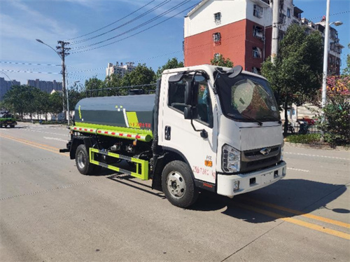 福田時代領(lǐng)航H2灑水車廠家直銷，價格優(yōu)惠