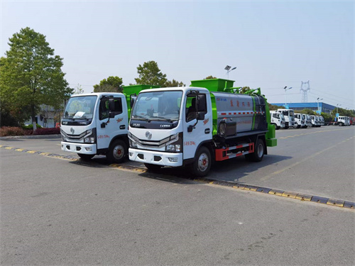 東風(fēng)餐廚垃圾車鏈條式提升機(jī)則可掛載120/240L標(biāo)準(zhǔn)塑料垃圾桶讓垃圾投放更加方便快捷