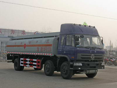 21方東風(fēng)153運(yùn)油車(chē)