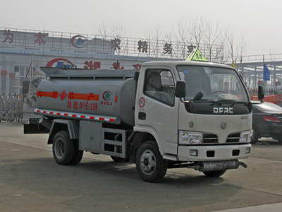 東風(fēng)小霸王4噸加油車