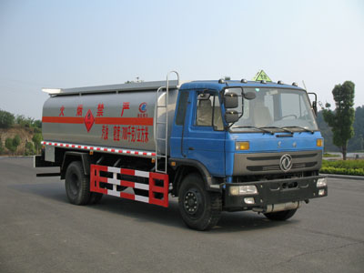 15方東風(fēng)153運(yùn)油車(chē)