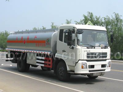 東風(fēng)天錦10噸運(yùn)油車(chē)