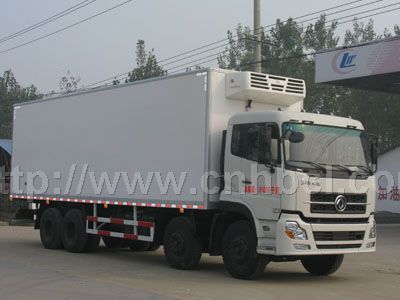 廂長(zhǎng)9.6米冷藏車(chē)