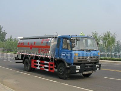 國(guó)四東風(fēng)153運(yùn)油車