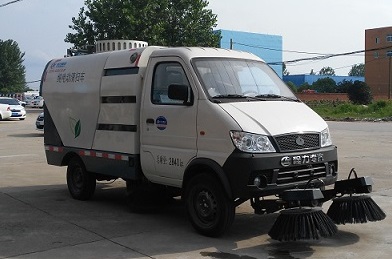 CLW5030TSLBEV型純電動(dòng)掃路車 