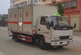 國五江鈴廂長雜項(xiàng)危險(xiǎn)物品廂式運(yùn)輸車 